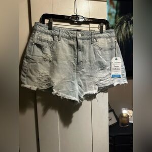 NWT Ci Sono Classic Distressed Jean Shorts